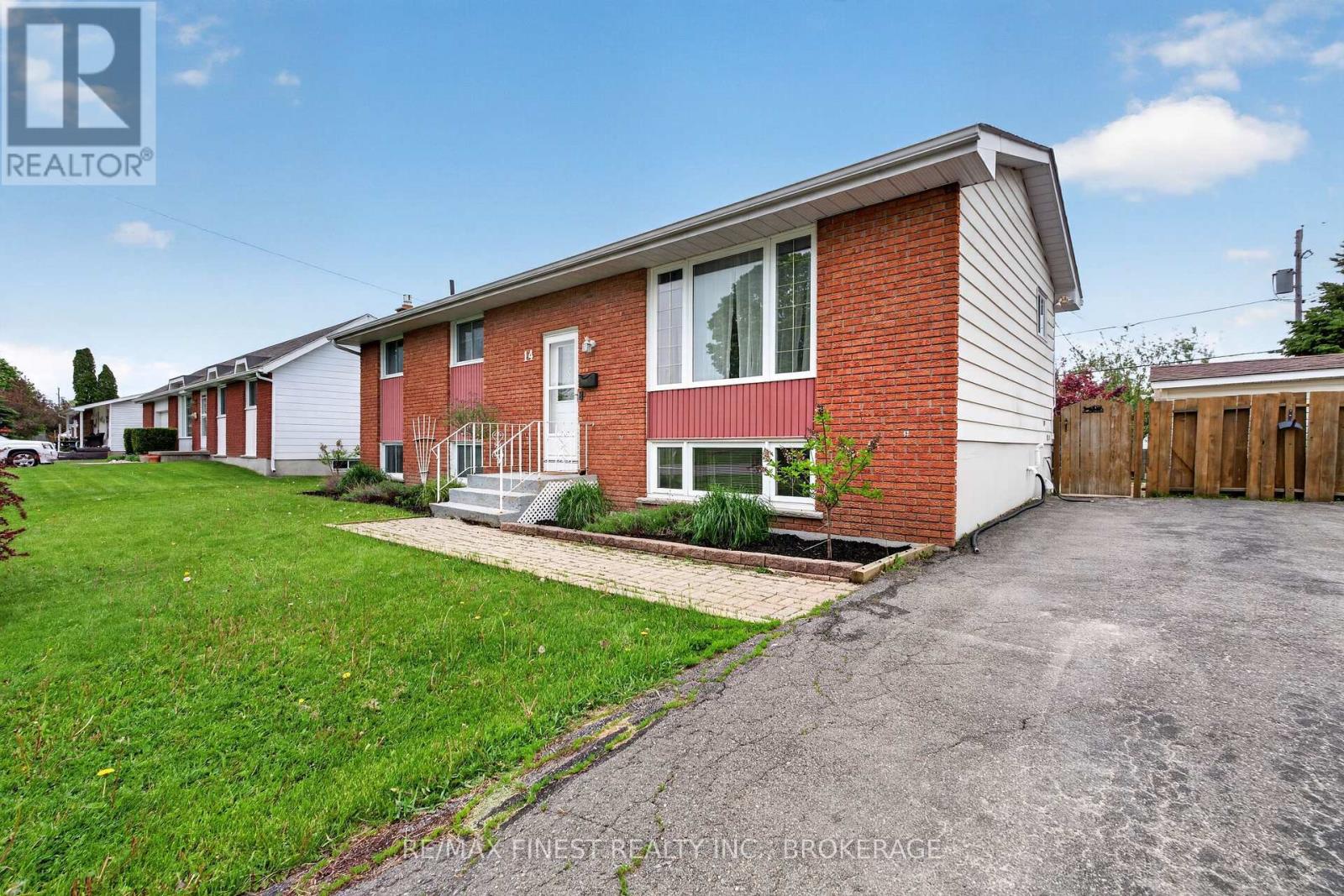 14 Chesterfield Drive Property Photo 4