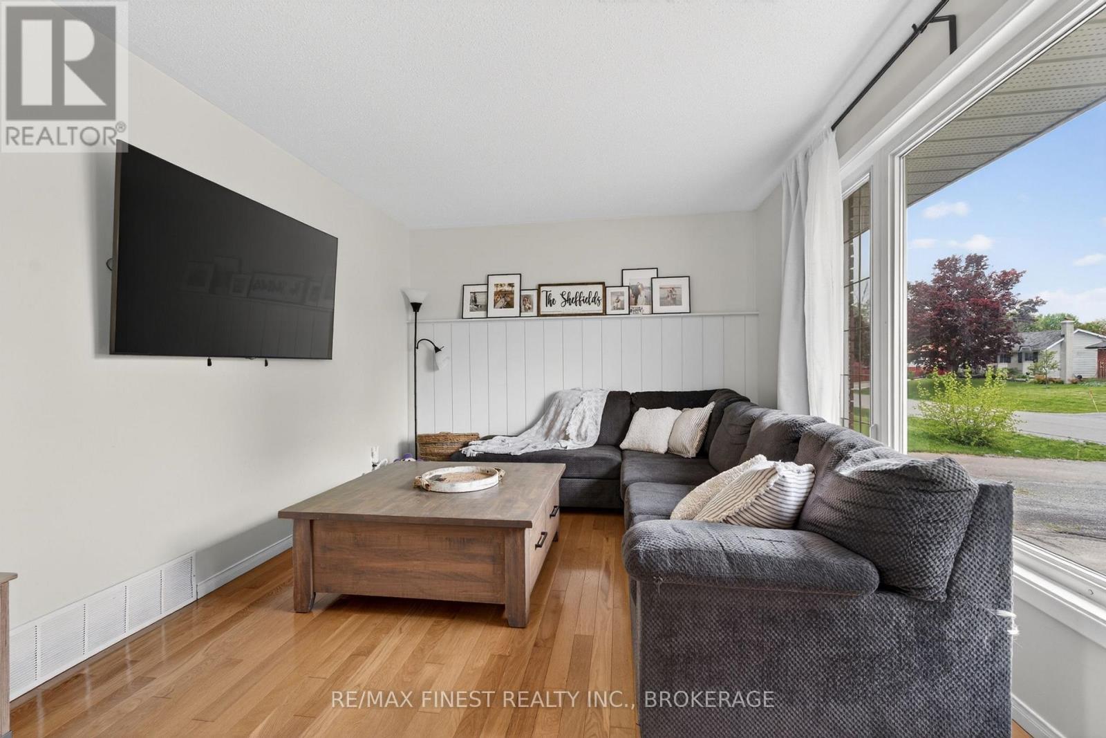 14 Chesterfield Drive Property Photo 6
