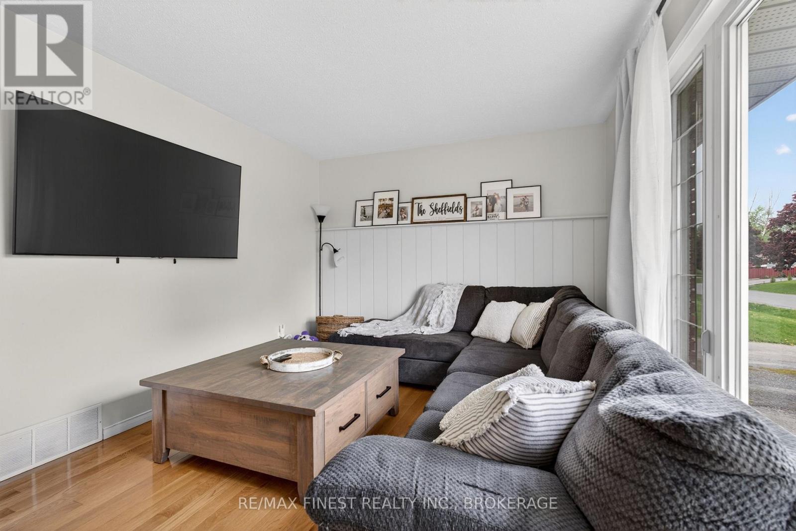 14 Chesterfield Drive Property Photo 7