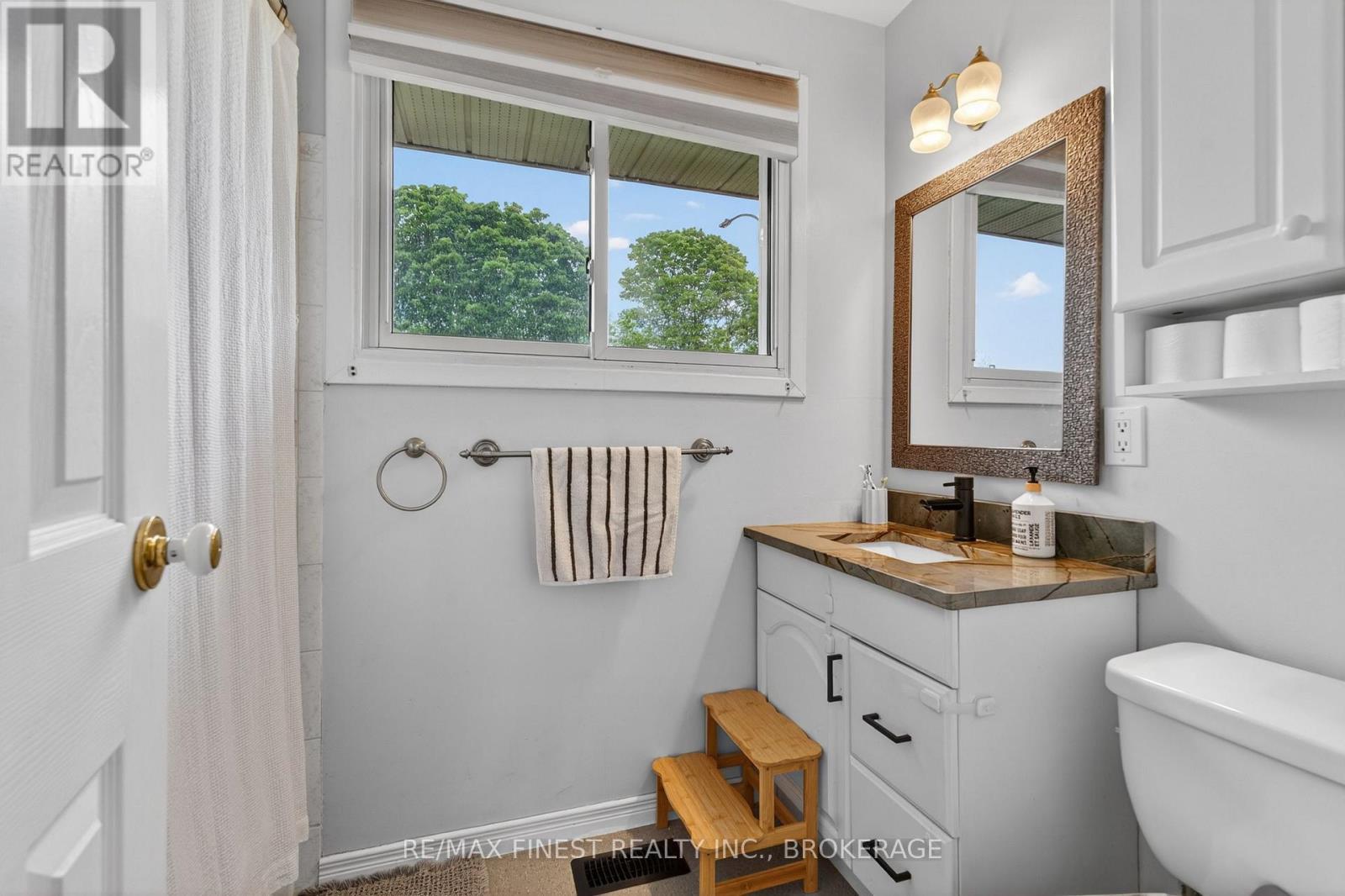 14 Chesterfield Drive Property Photo 17