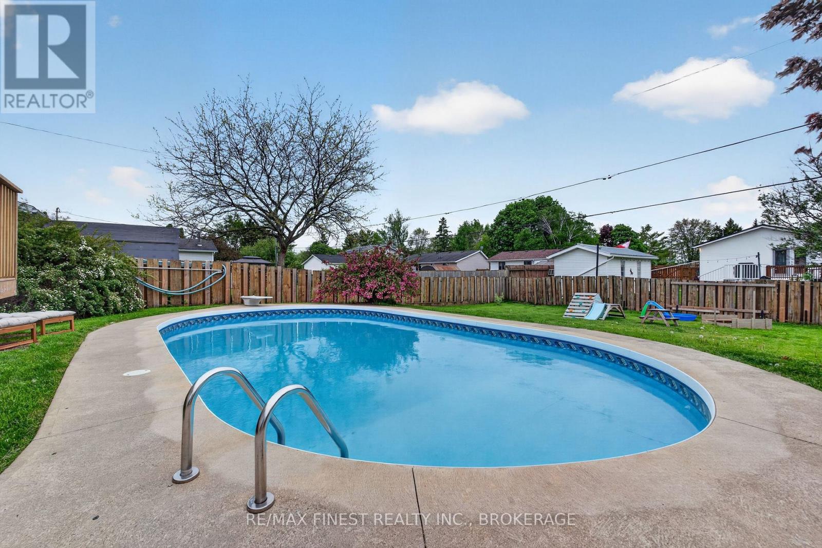 14 Chesterfield Drive Property Photo 31
