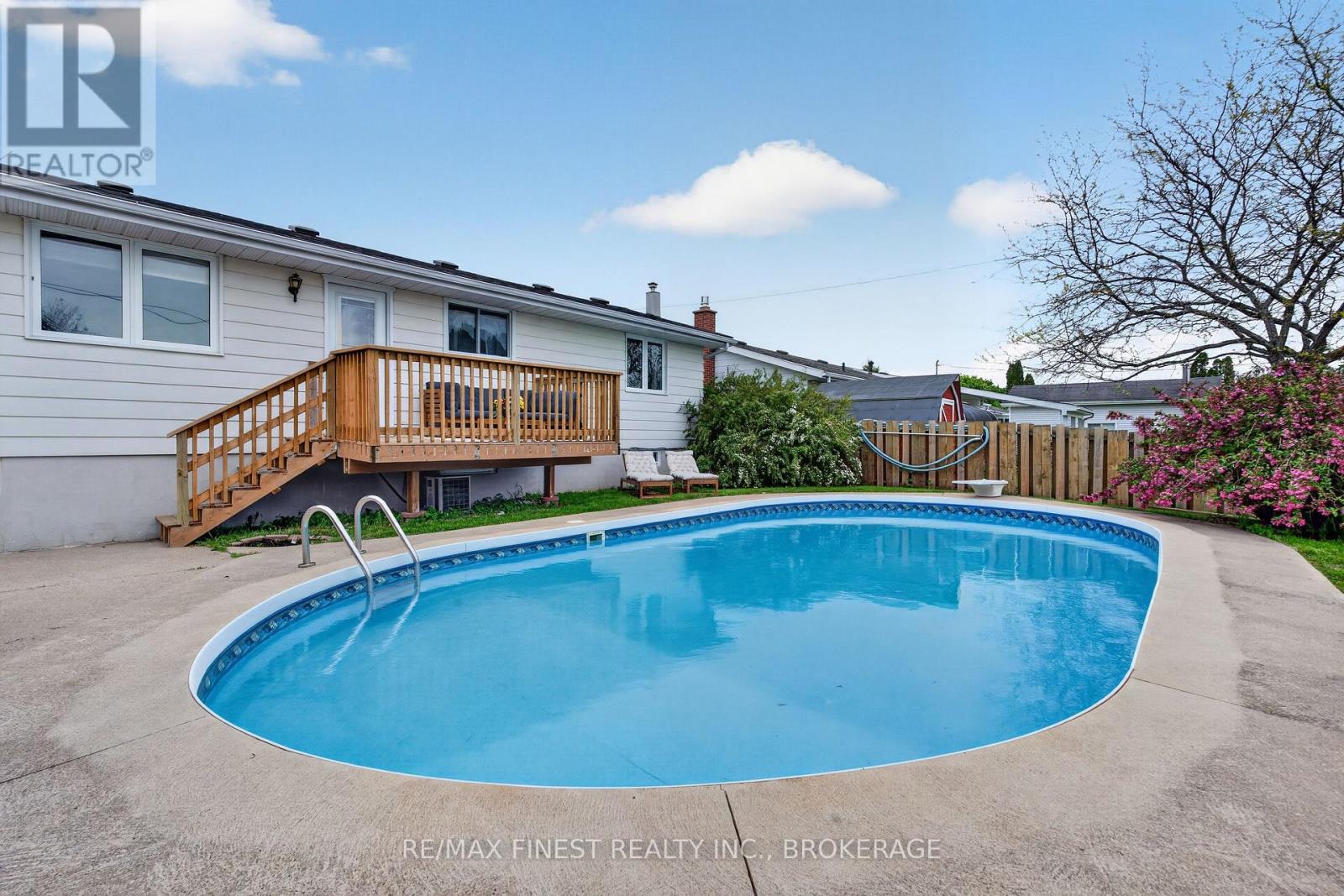 14 Chesterfield Drive Property Photo 32