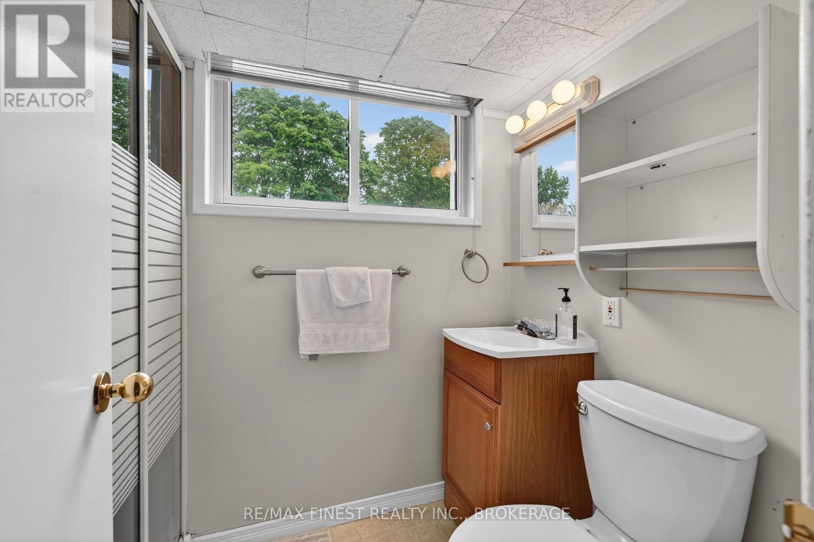 14 Chesterfield Drive Property Photo 35