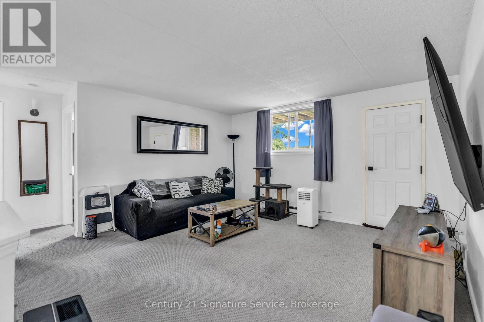 202 - 50 Campbell Court Property Photo 7