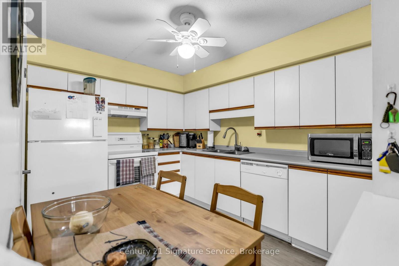 202 - 50 Campbell Court Property Photo 9