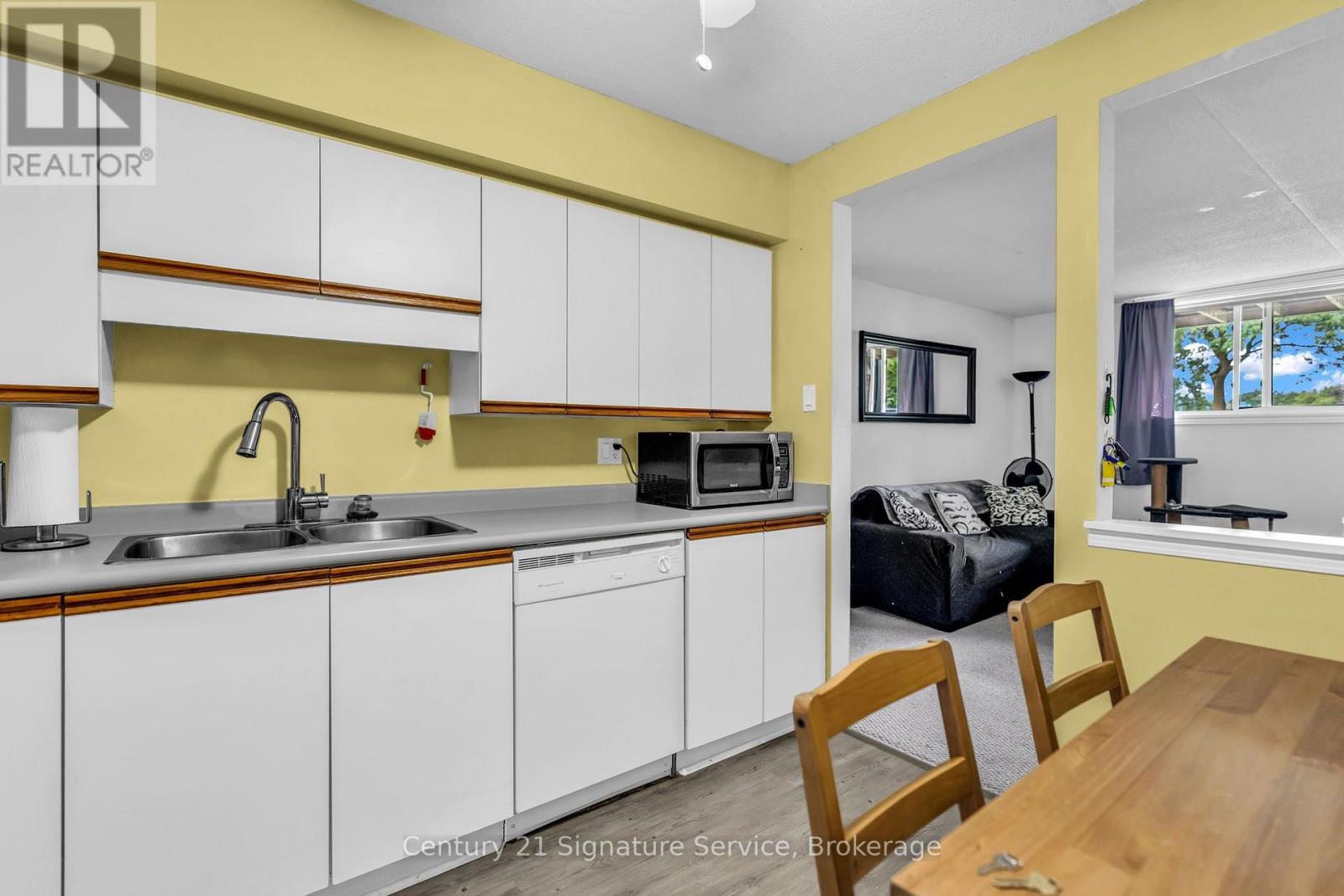 202 - 50 Campbell Court Property Photo 11
