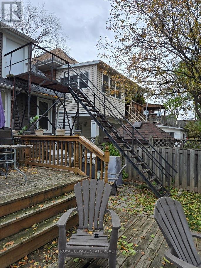 17 Fairleigh Avenue S Property Photo 4