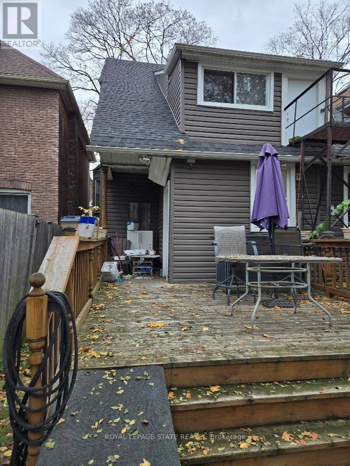 17 Fairleigh Avenue S Property Photo 5