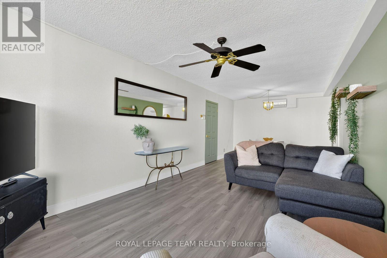 1809 - 515 St Laurent Boulevard Property Photo 37