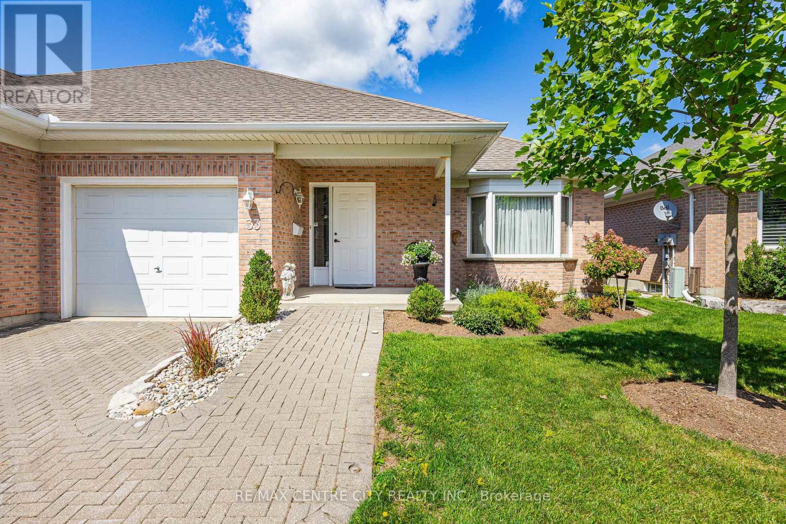 33 Ilderbrook Circle Property Photo 1