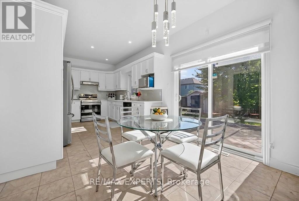 936 Talisman Crescent Property Photo 8