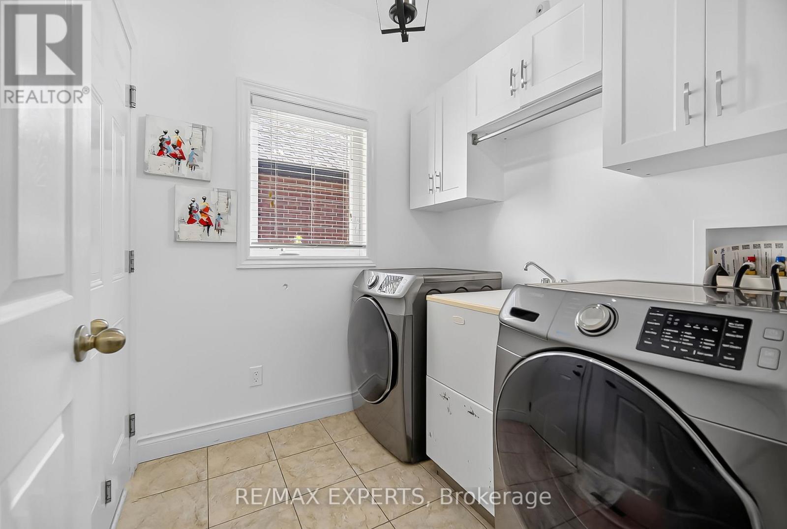 936 Talisman Crescent Property Photo 15