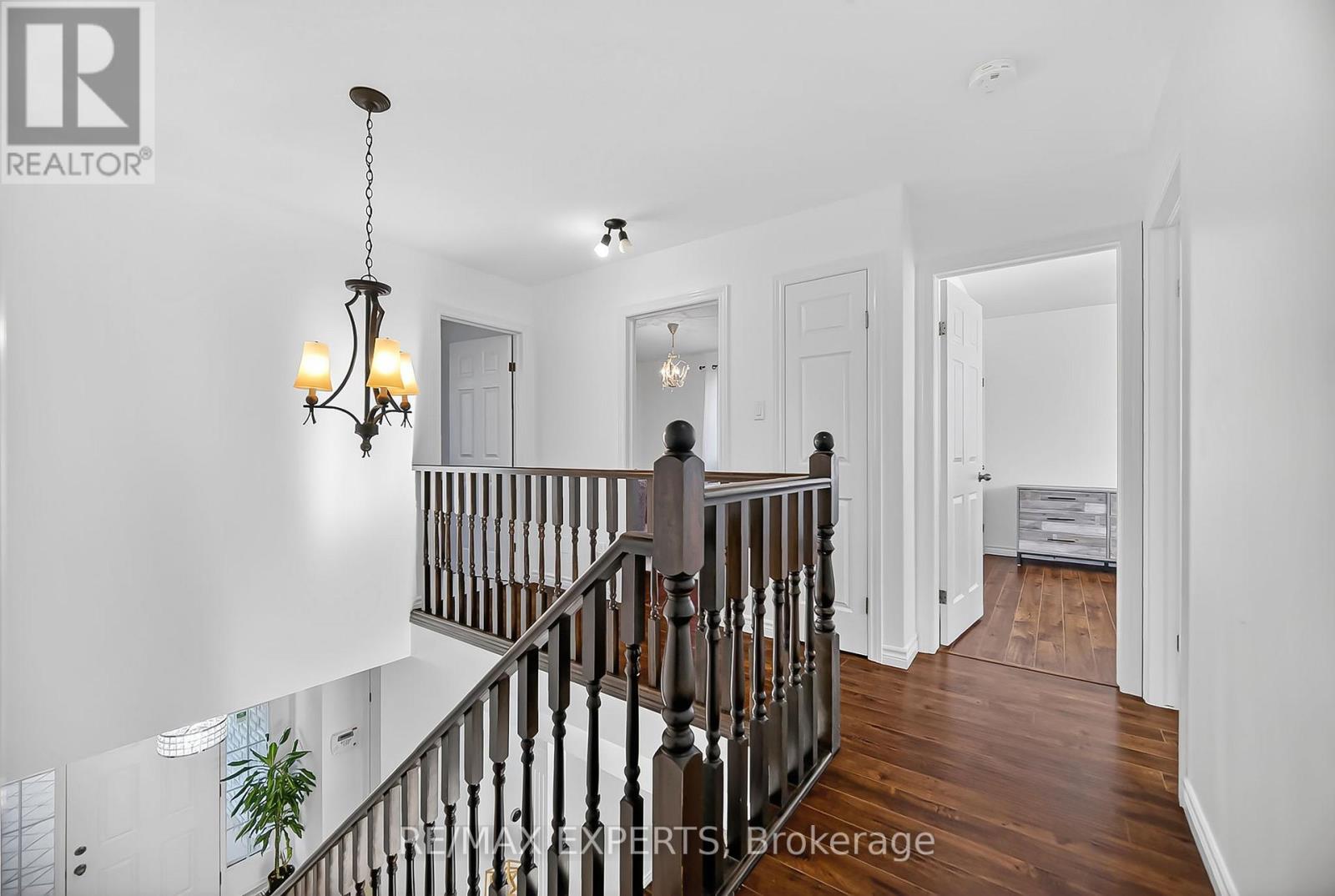 936 Talisman Crescent Property Photo 16