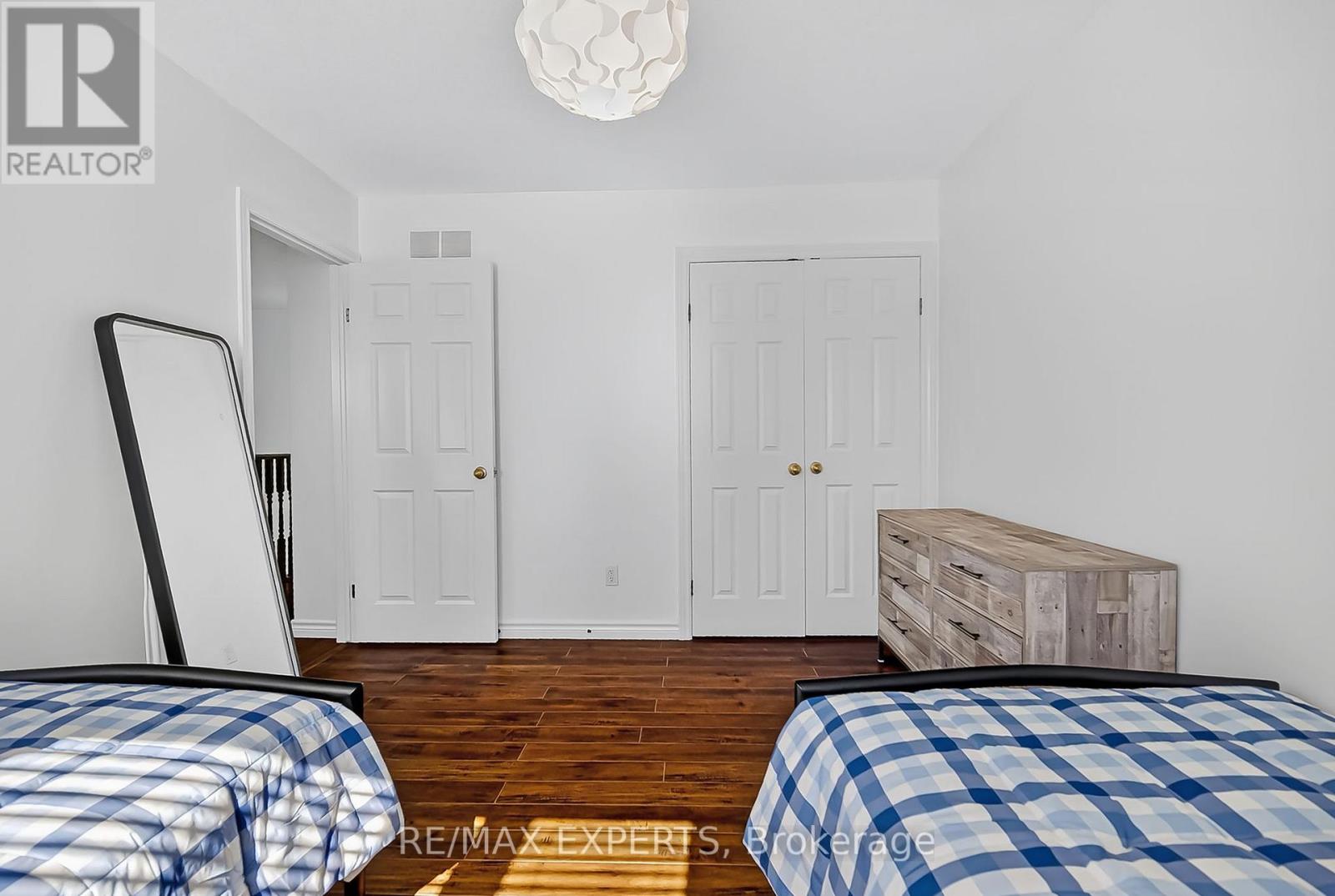 936 Talisman Crescent Property Photo 26
