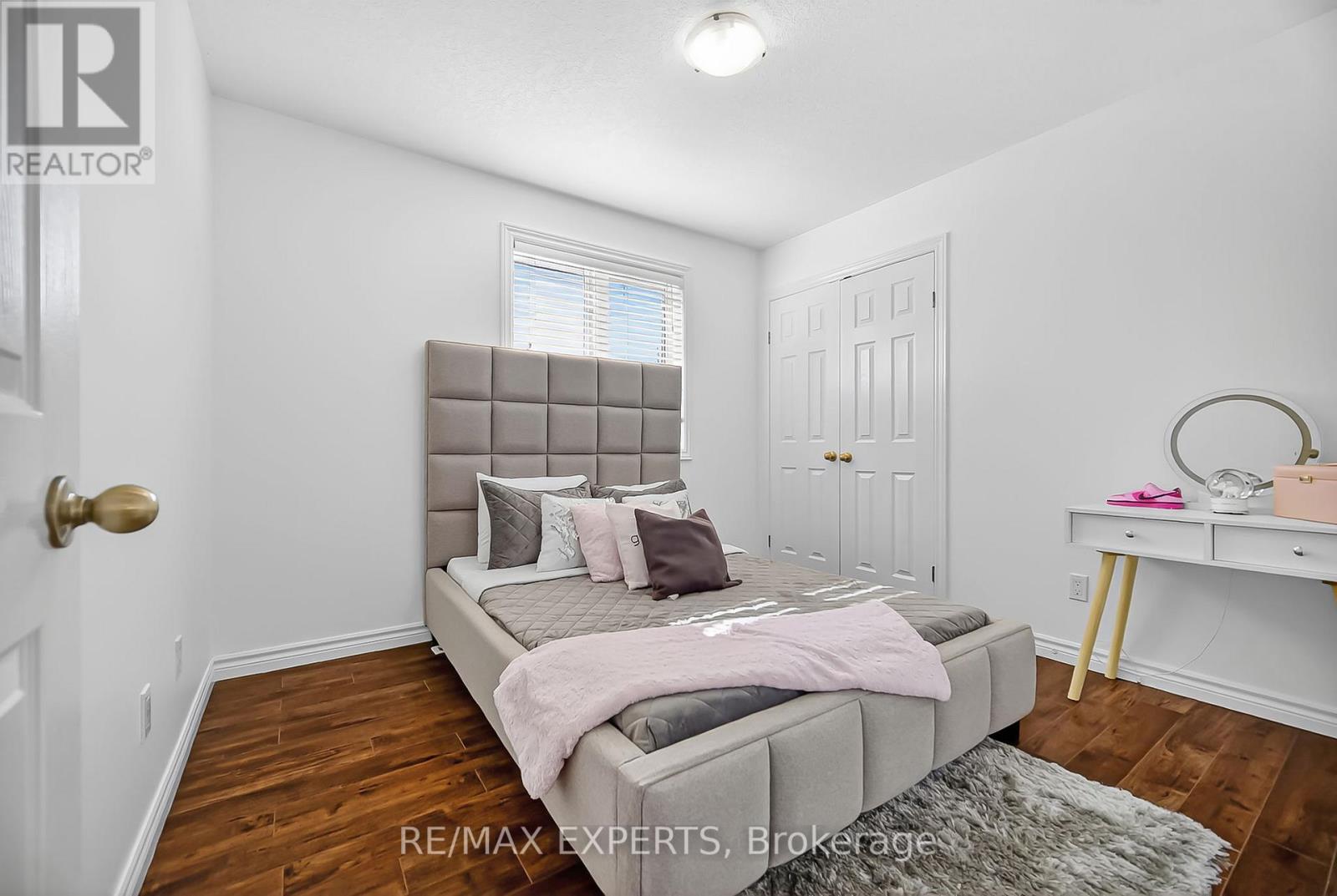 936 Talisman Crescent Property Photo 27