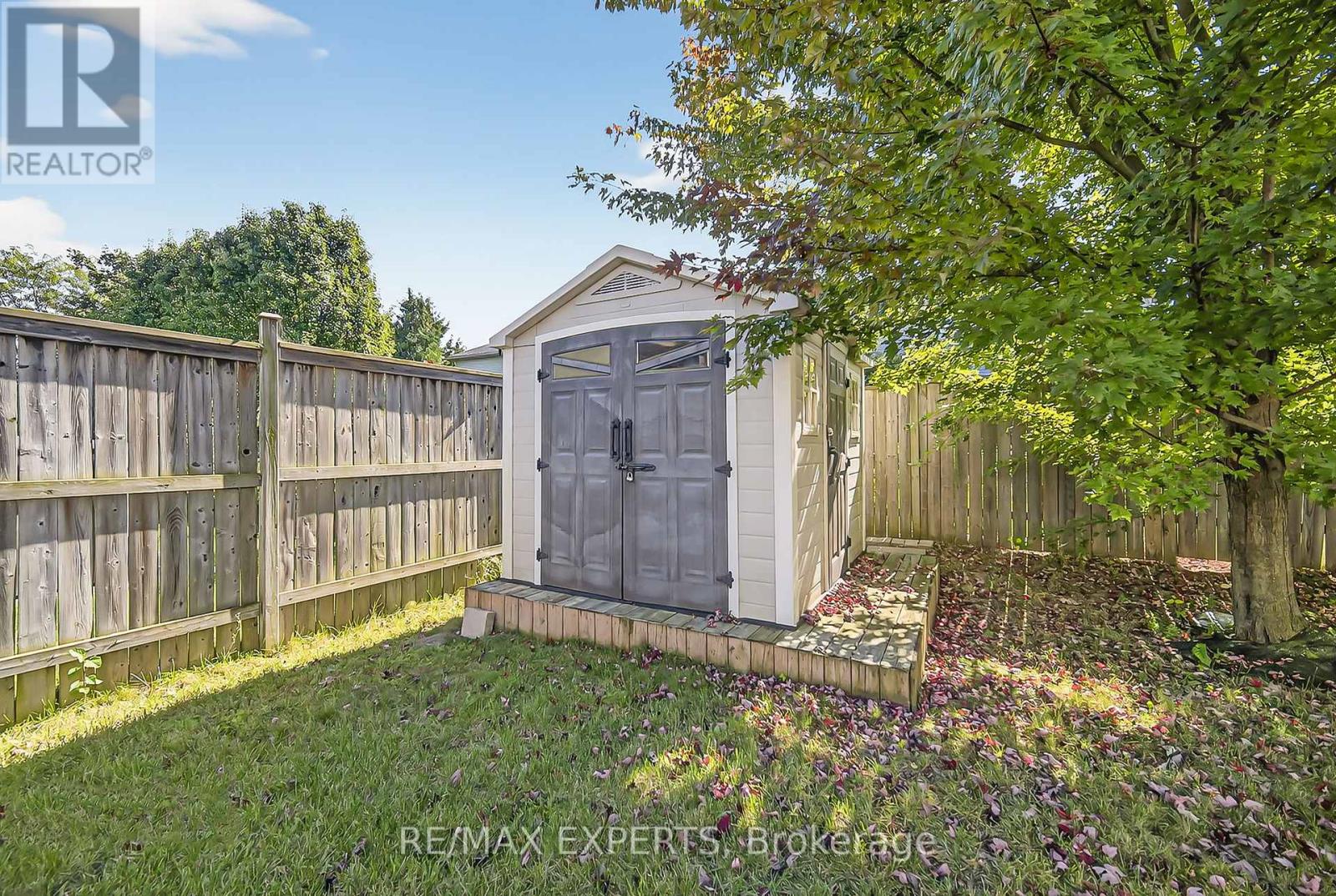 936 Talisman Crescent Property Photo 29