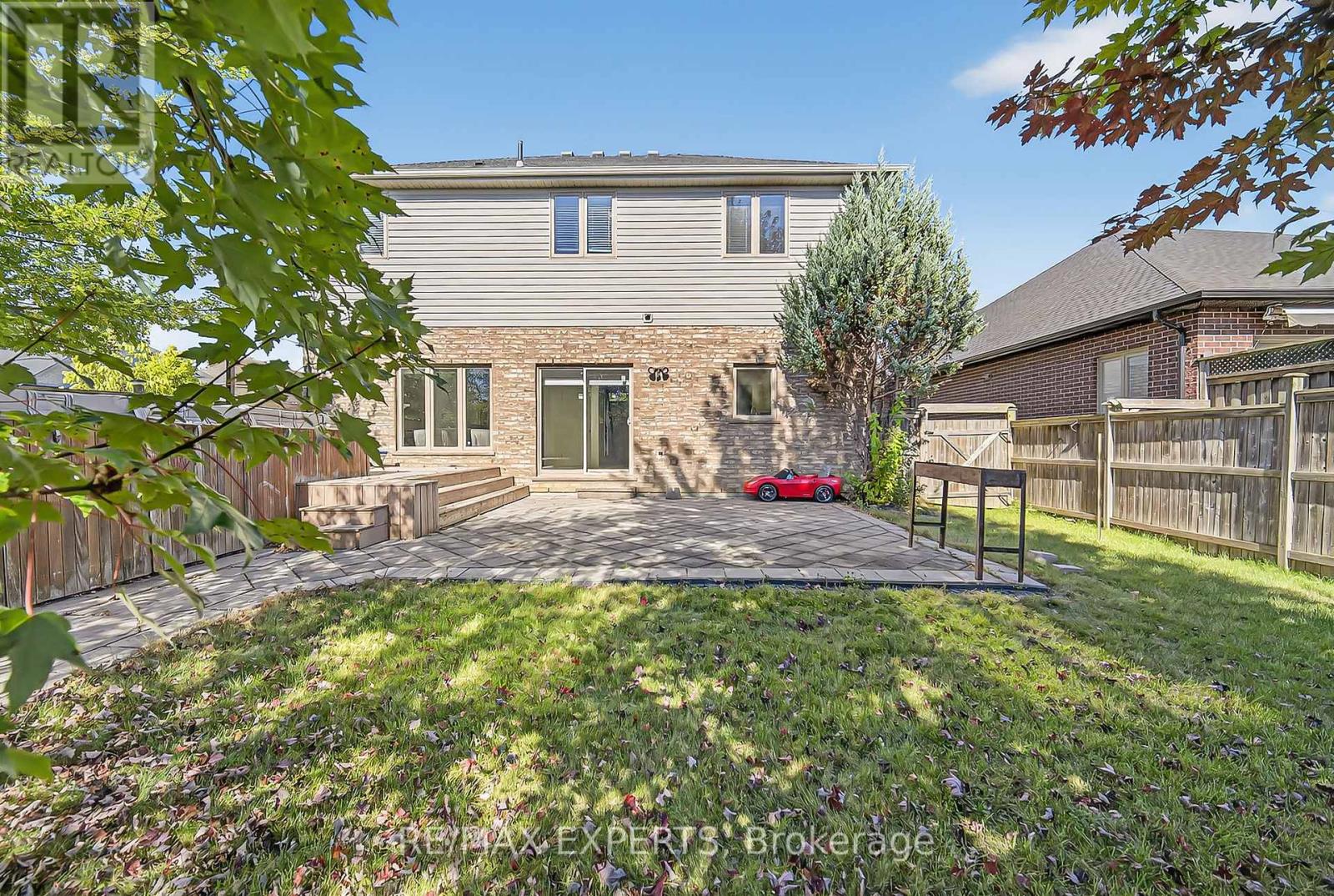 936 Talisman Crescent Property Photo 31