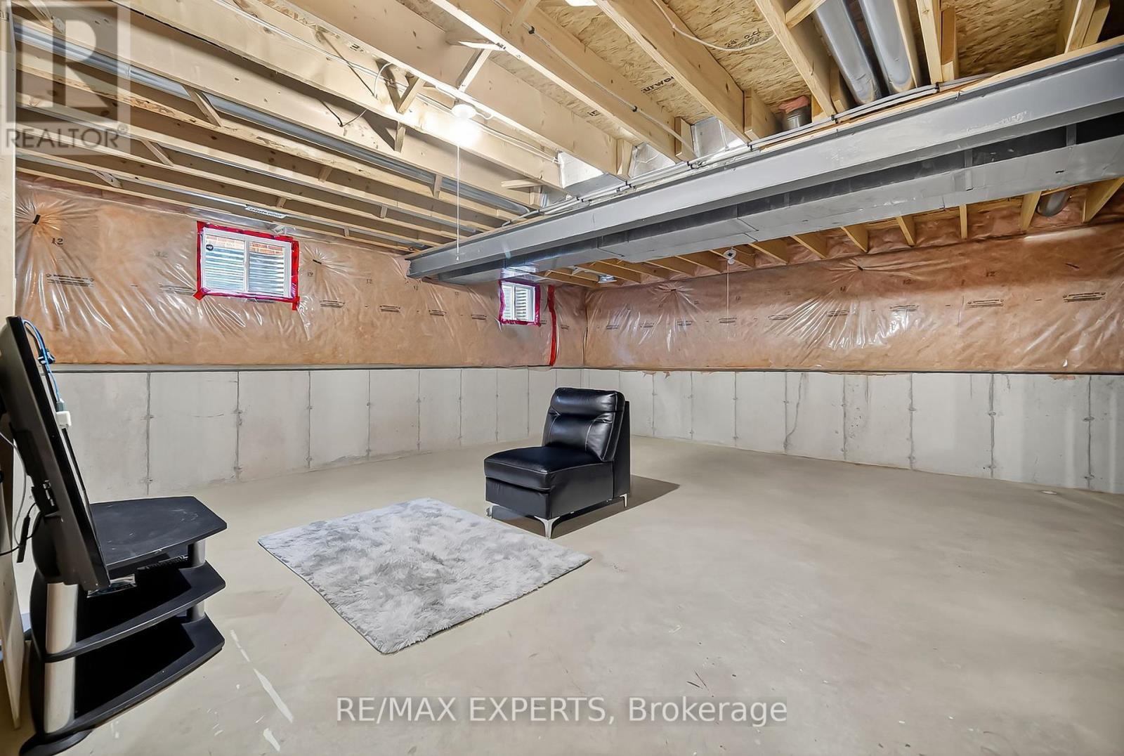 936 Talisman Crescent Property Photo 33