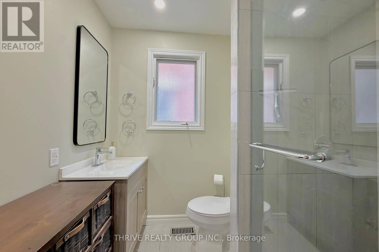 Upper - 538 Quebec Street Property Photo 11