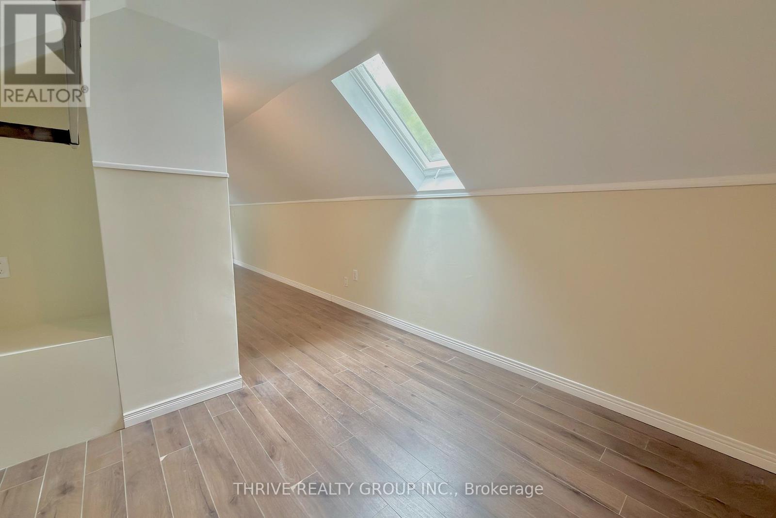 Upper - 538 Quebec Street Property Photo 15
