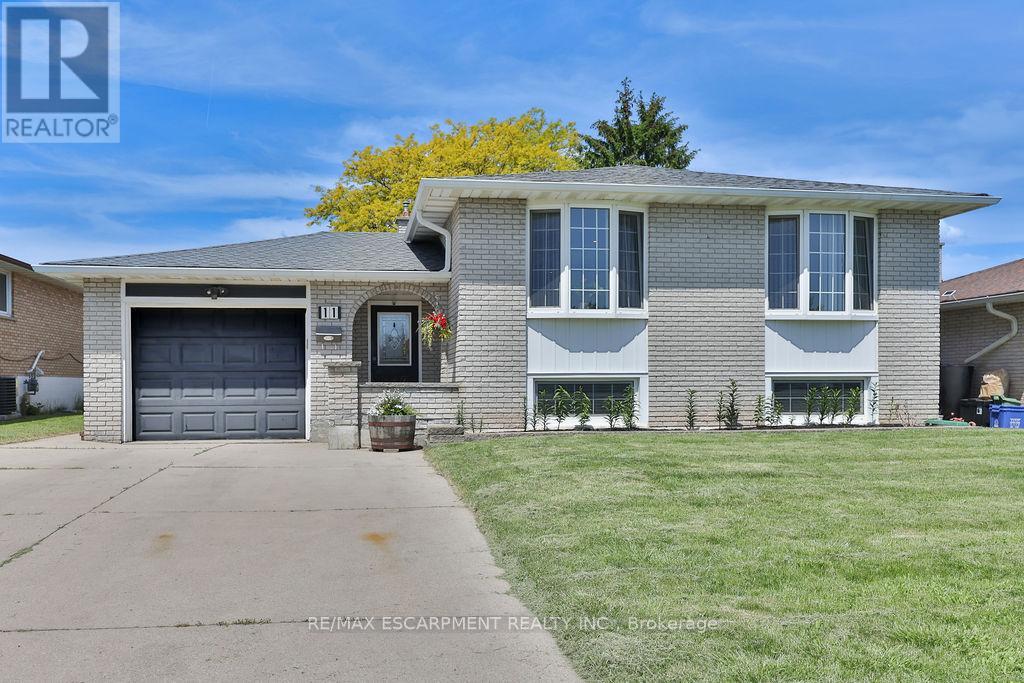 11 Lynwood Drive Property Photo 1