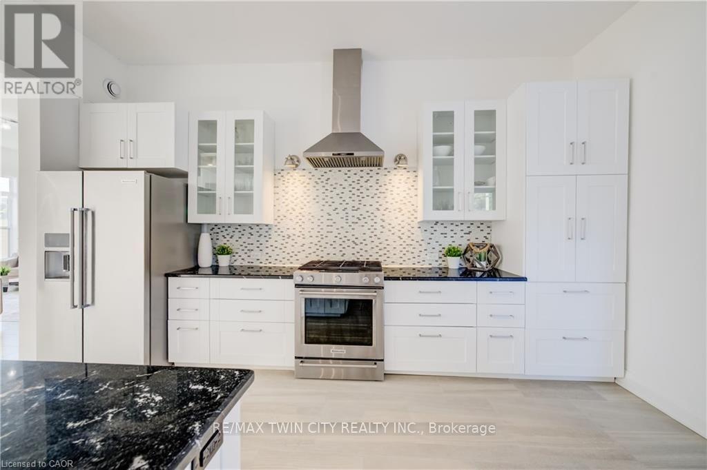 149 Woolwich Street Property Photo 8