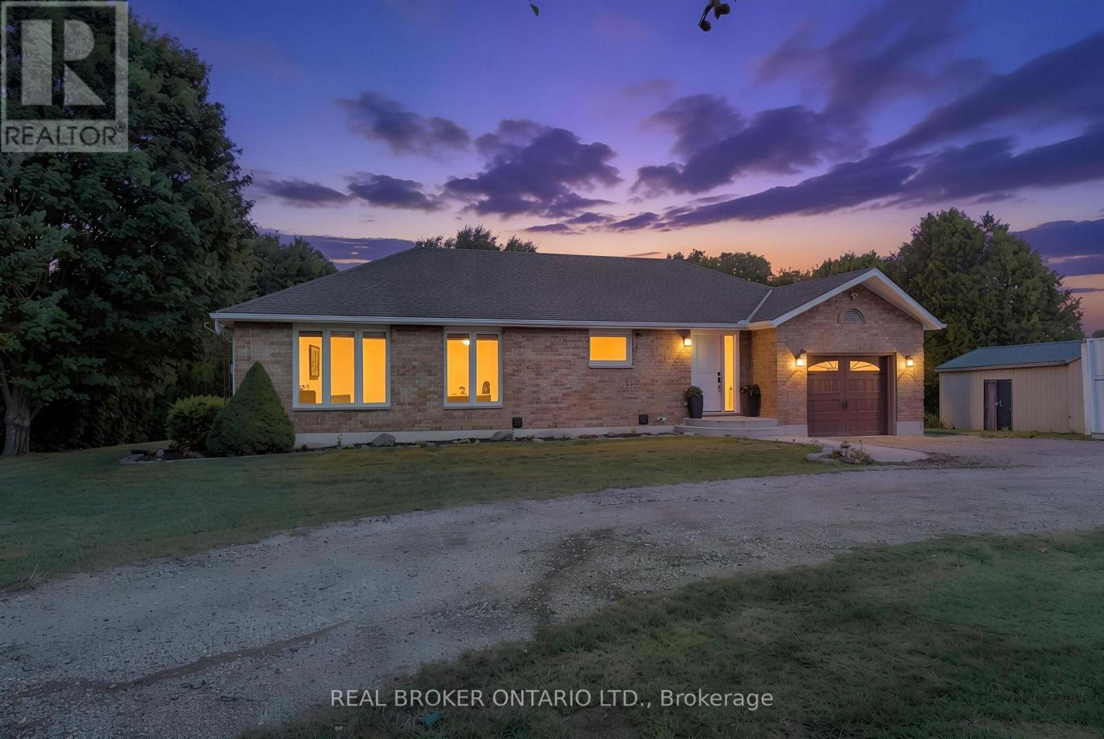 553 Norfolk County Road 21 Property Photo 1