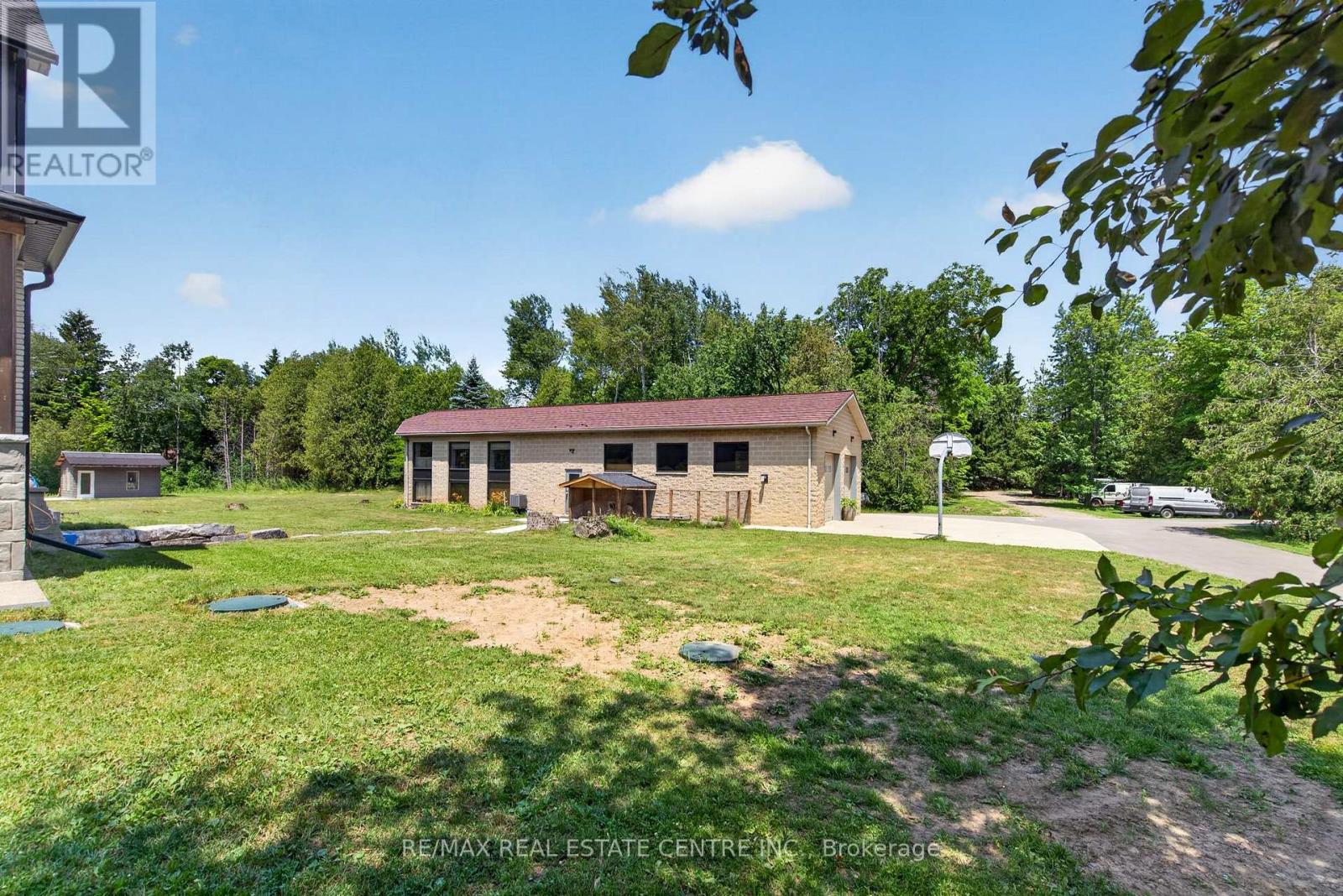 833180 4th Line Ehs Property Photo 40