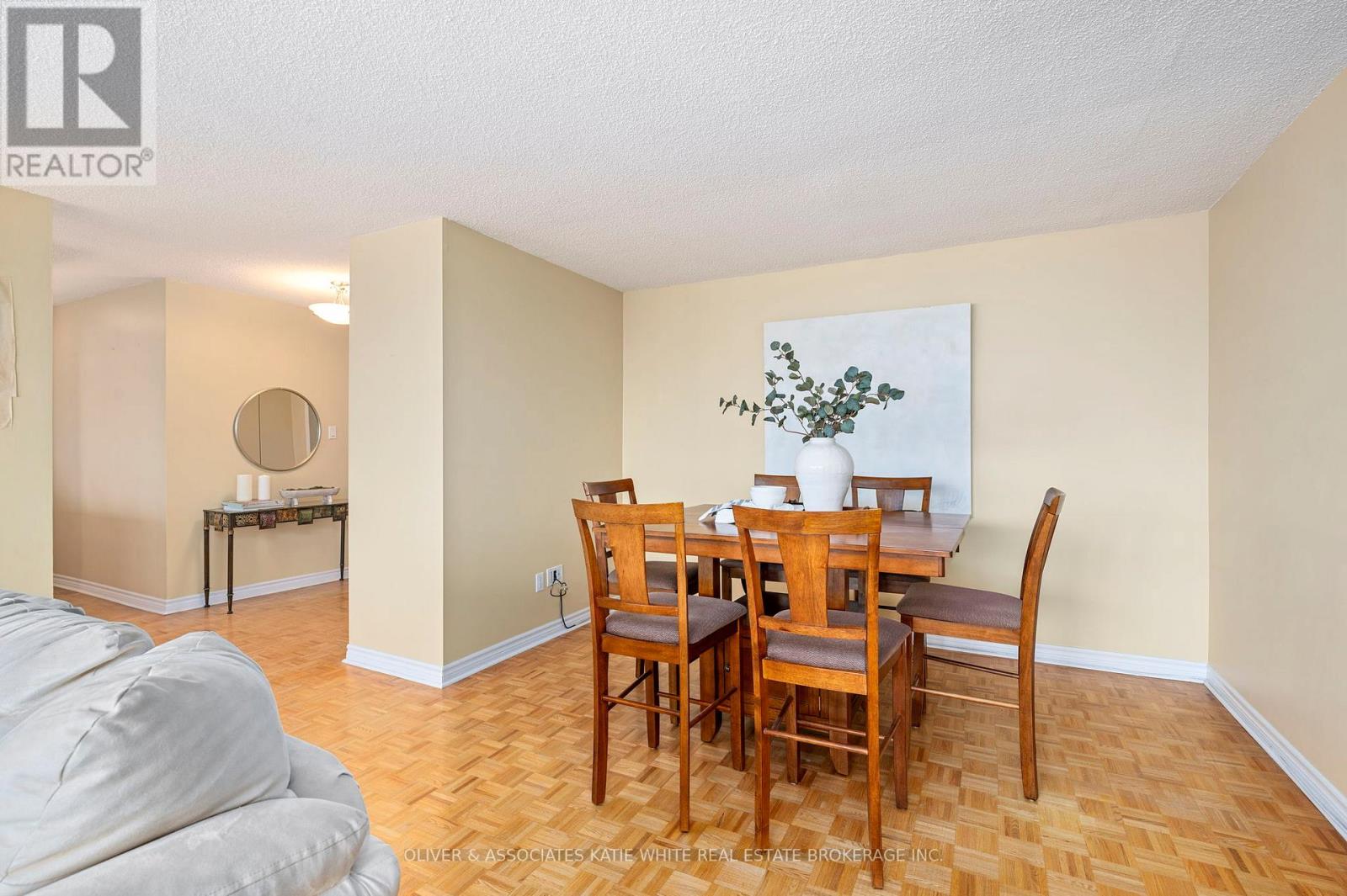 1507 - 380 King Street Property Photo 6