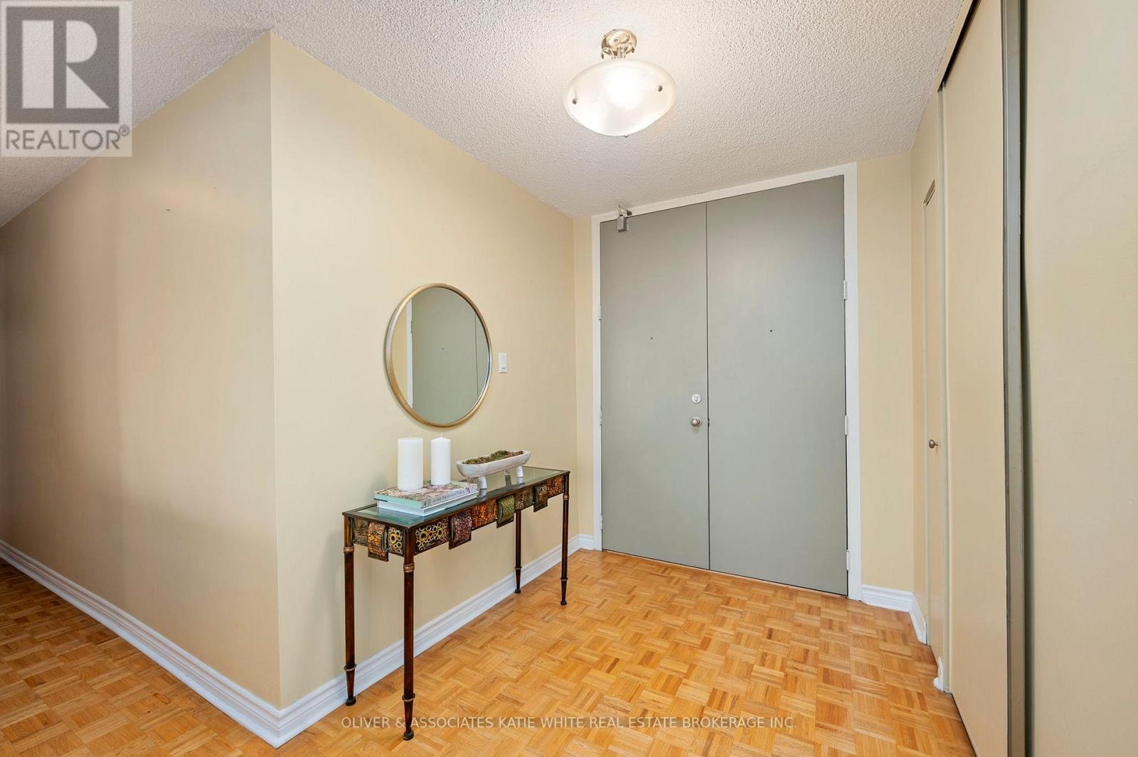 1507 - 380 King Street Property Photo 21