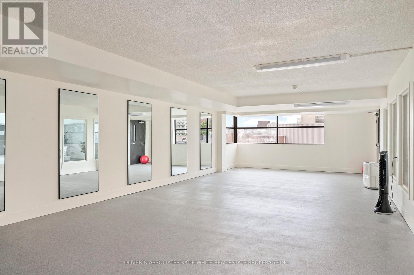 1507 - 380 King Street Property Photo 25