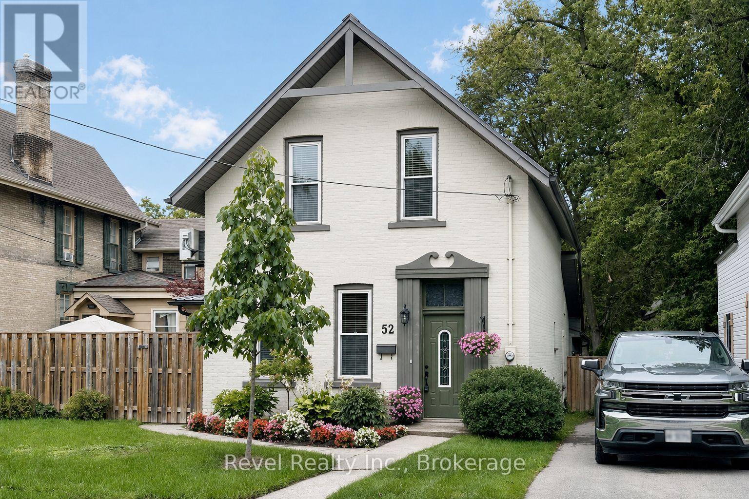 52 CAMBRIDGE STREET N Property Photo 1