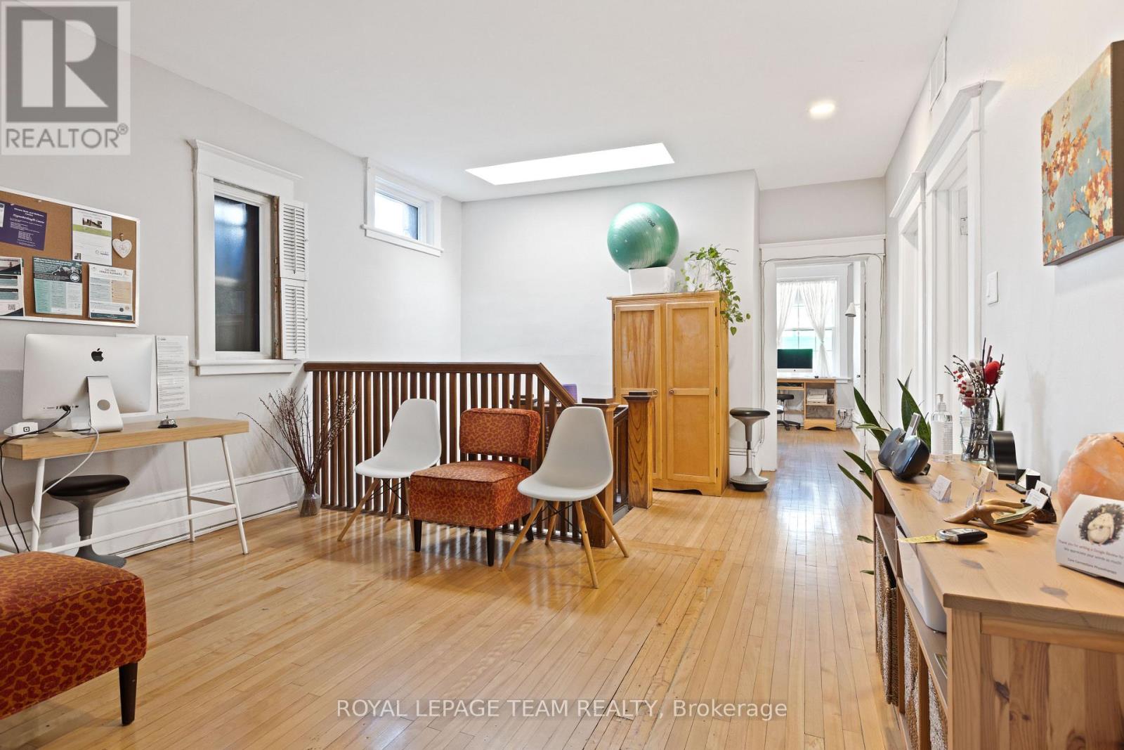 365 Richmond Road Property Photo 18