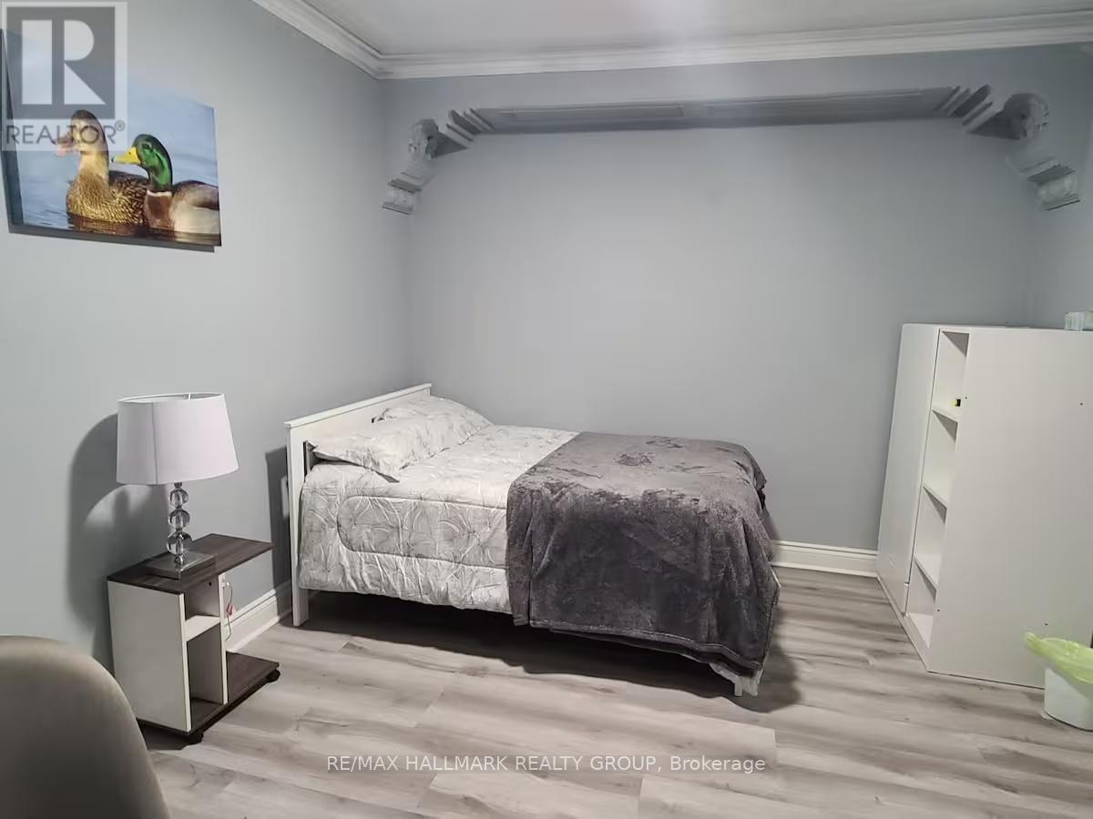 474 Somerset Street W Property Photo 8