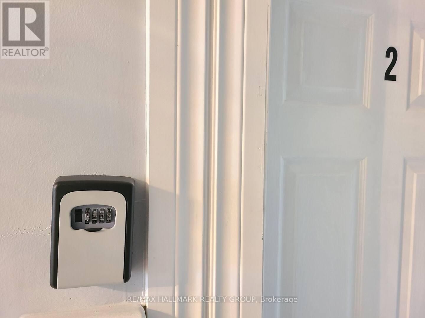 474 Somerset Street W Property Photo 9