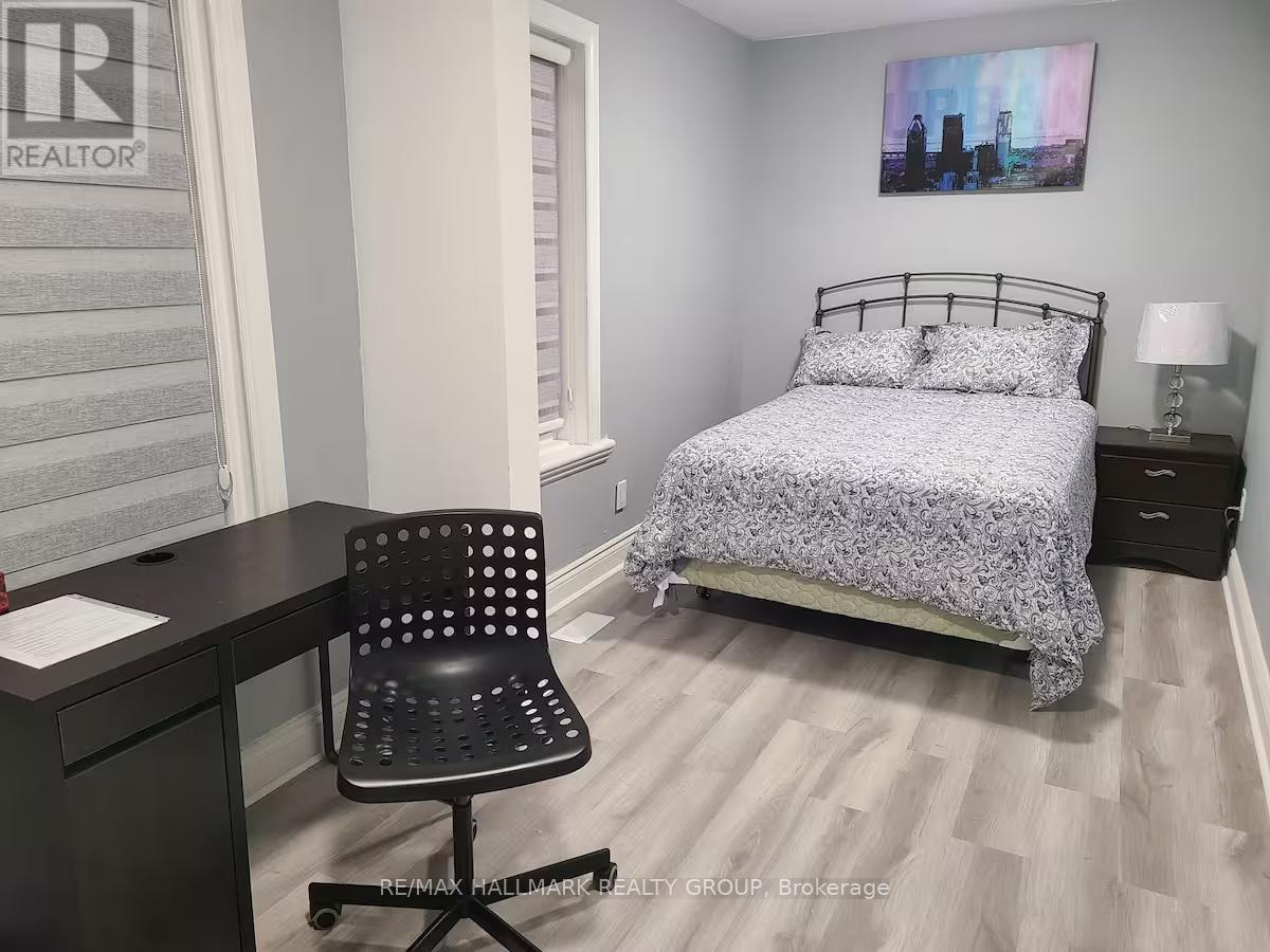 474 Somerset Street W Property Photo 17