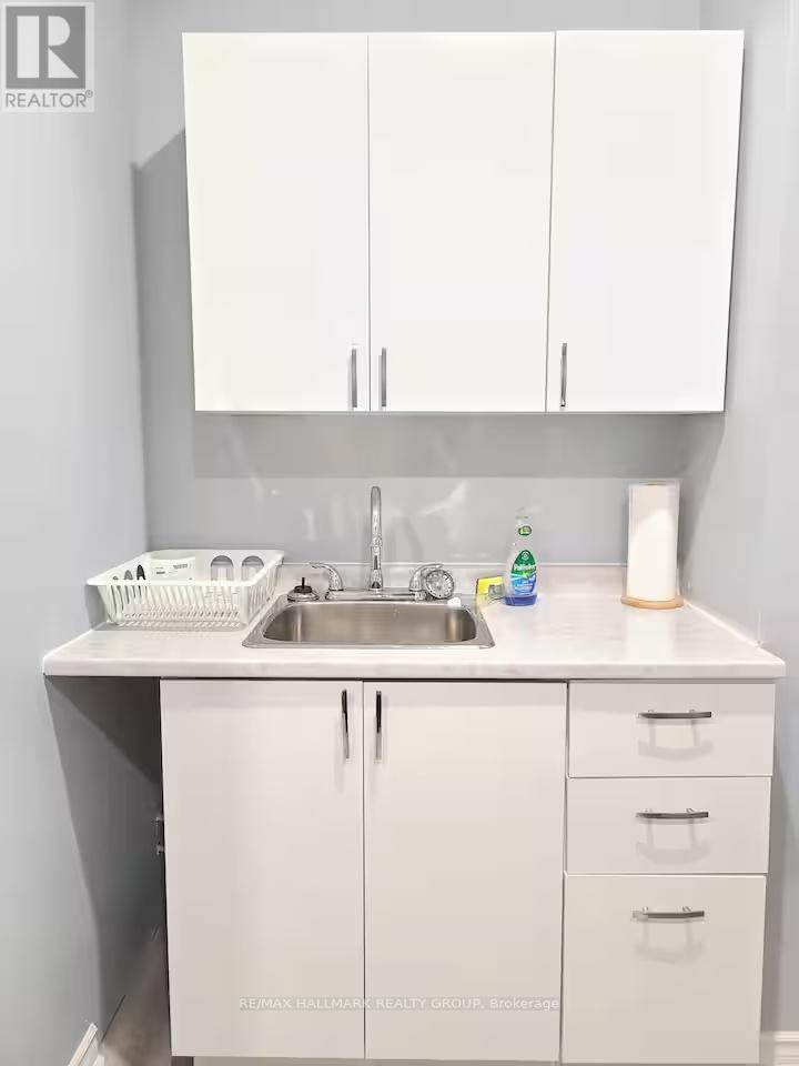 474 Somerset Street W Property Photo 23