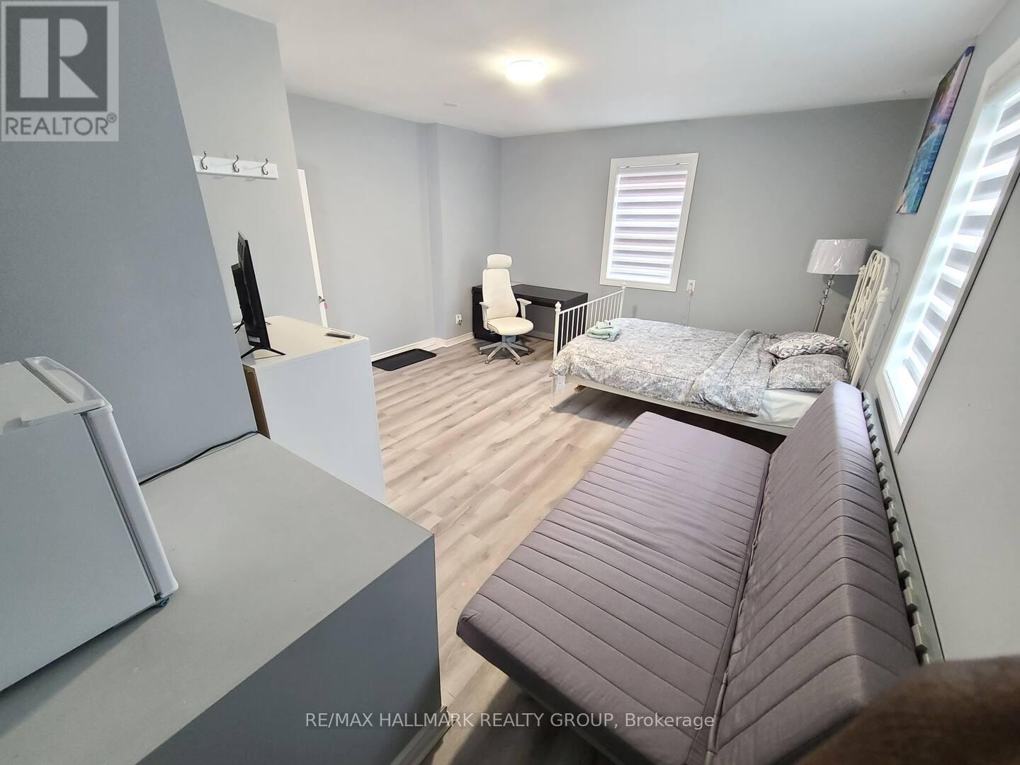 474 Somerset Street W Property Photo 27