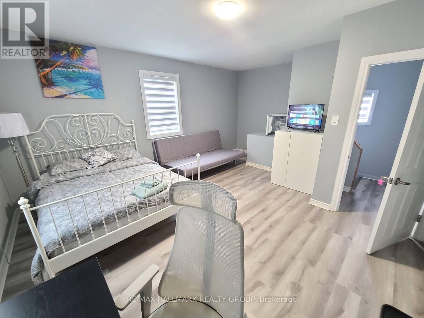 474 Somerset Street W Property Photo 28