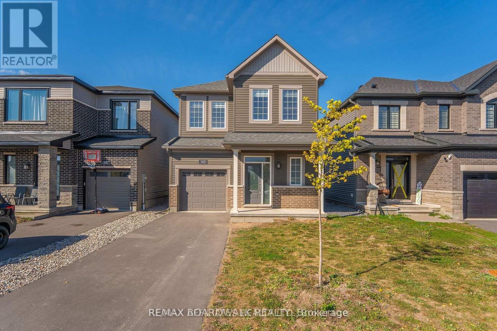 140 SHALLOW POND PLACE N Property Photo 1