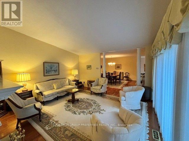40 - 60 Fiddlers Green Road Property Photo 2