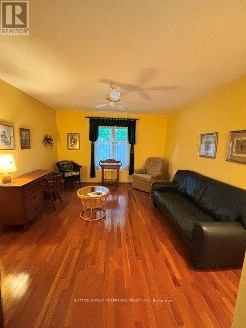 40 - 60 Fiddlers Green Road Property Photo 10