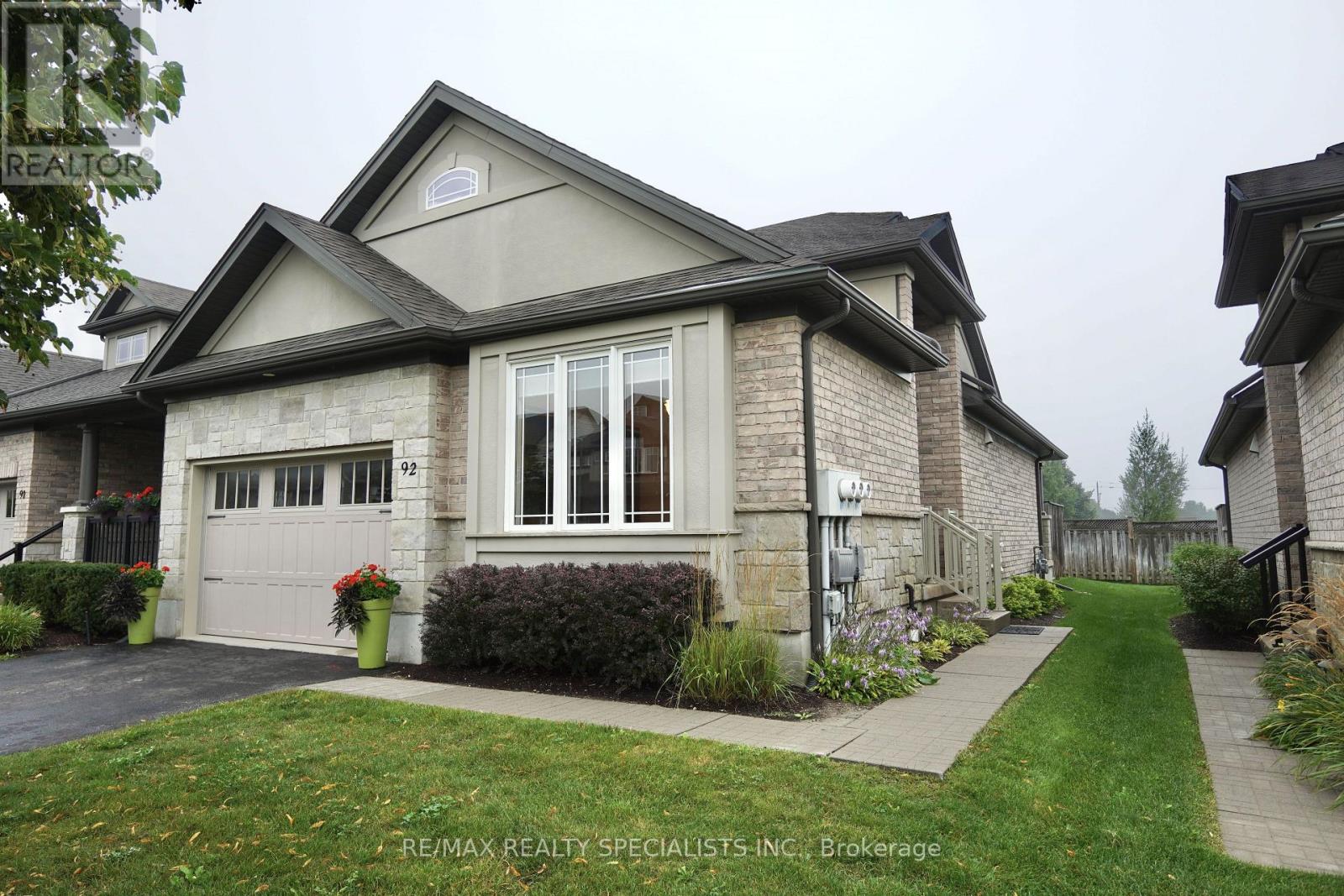 92 Aberdeen Street Property Photo 2