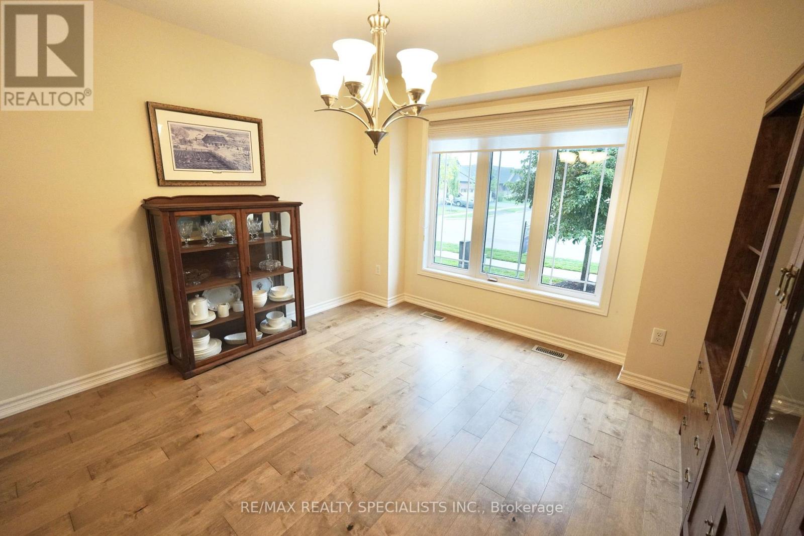 92 Aberdeen Street Property Photo 3