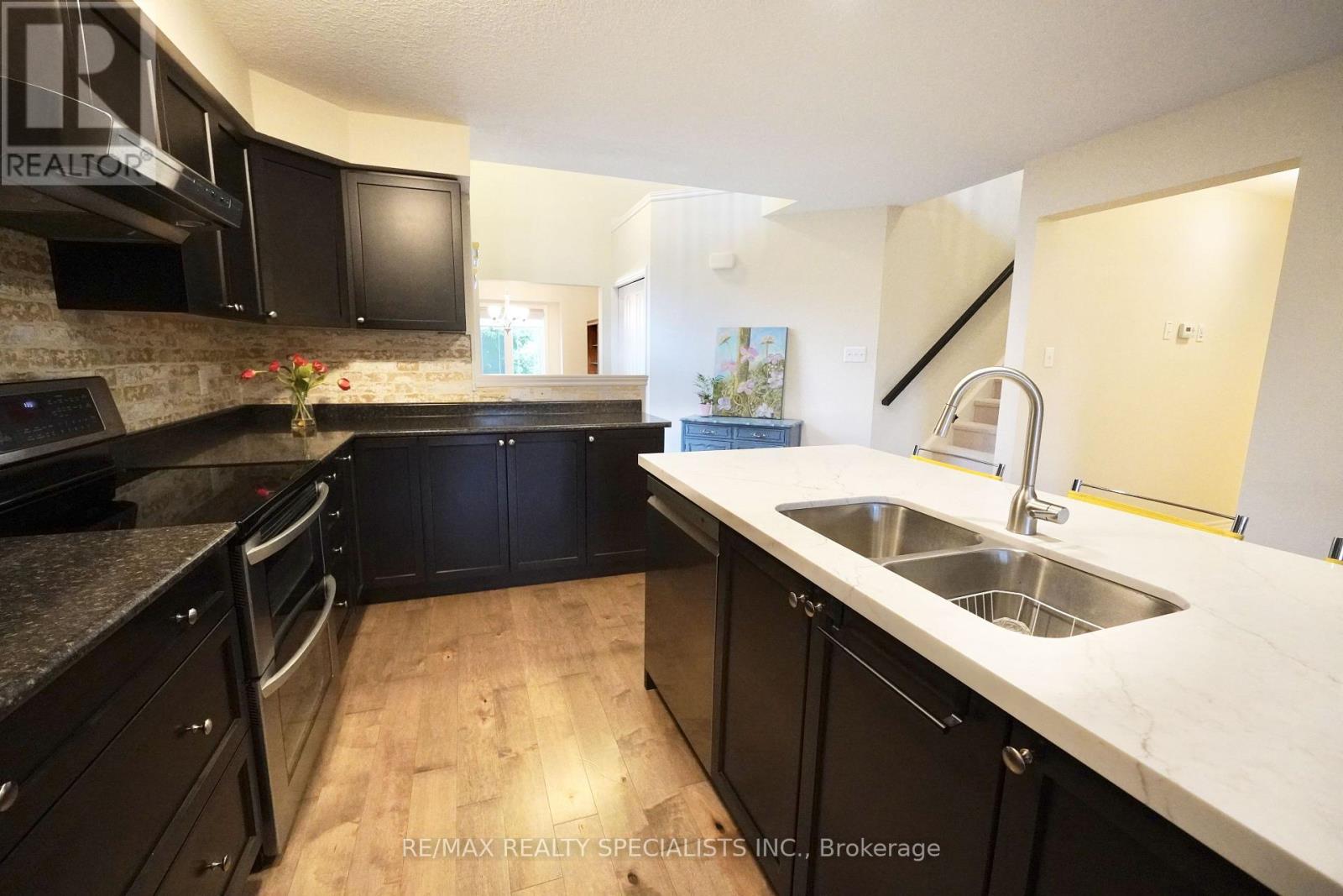 92 Aberdeen Street Property Photo 23