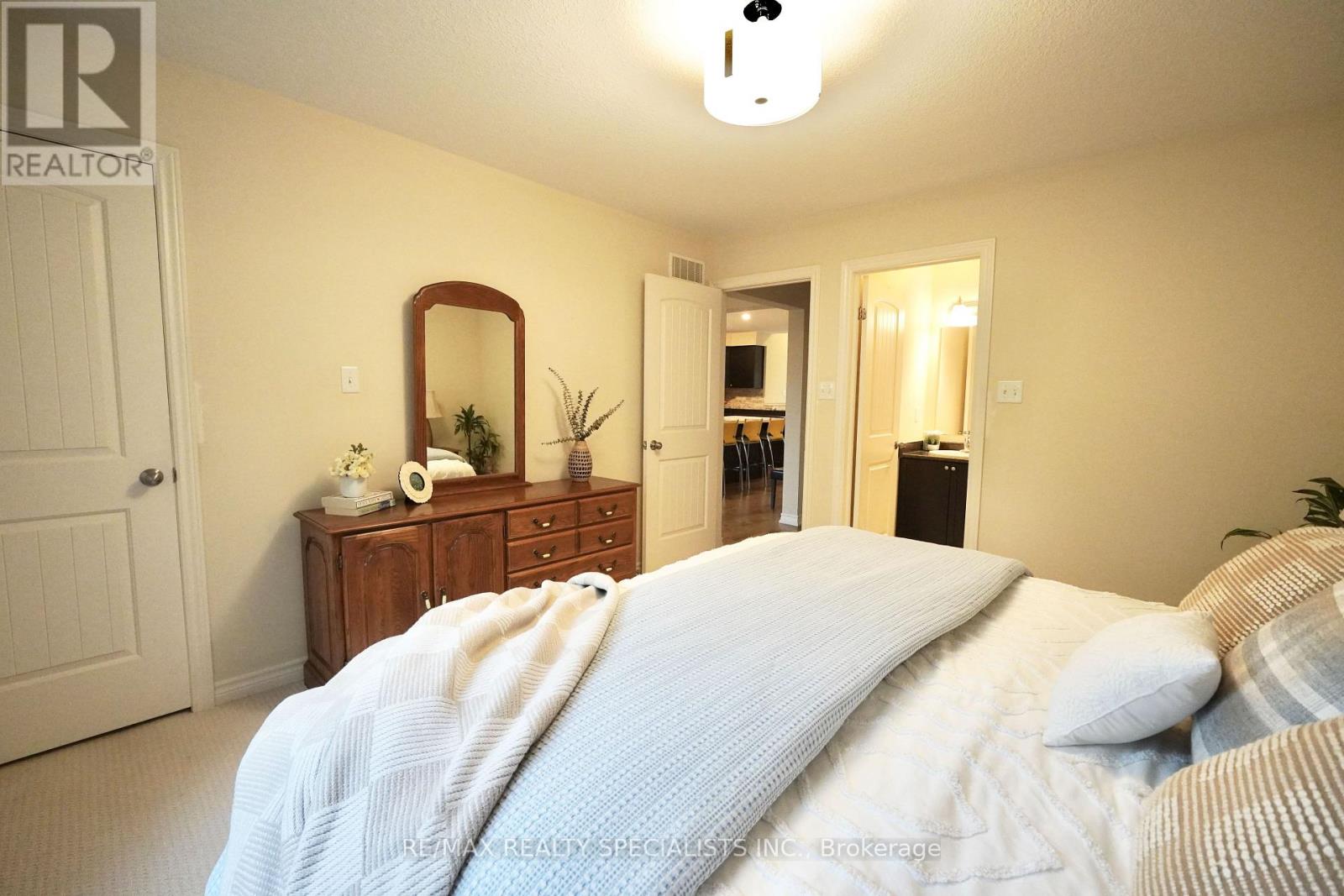 92 Aberdeen Street Property Photo 32