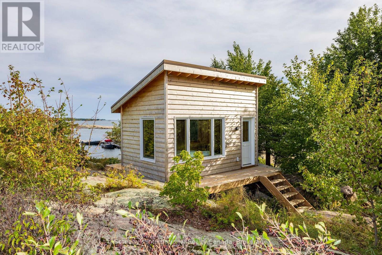 1 Island 352c Property Photo 9