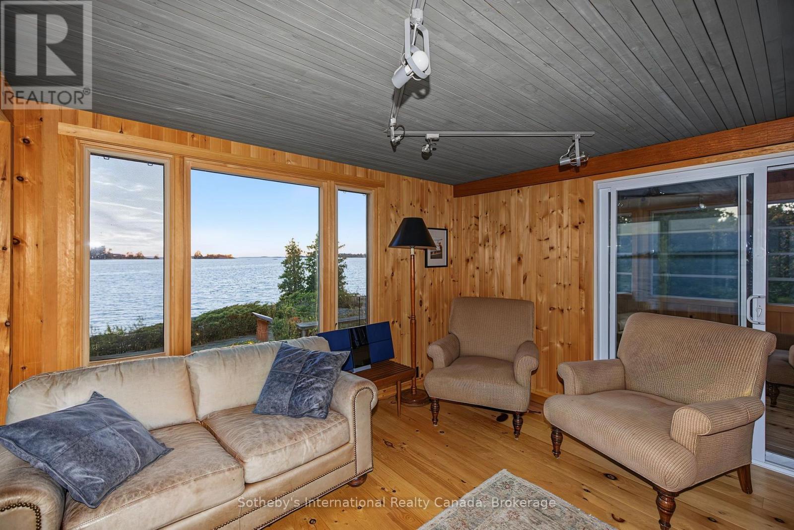 1 Island 352c Property Photo 12