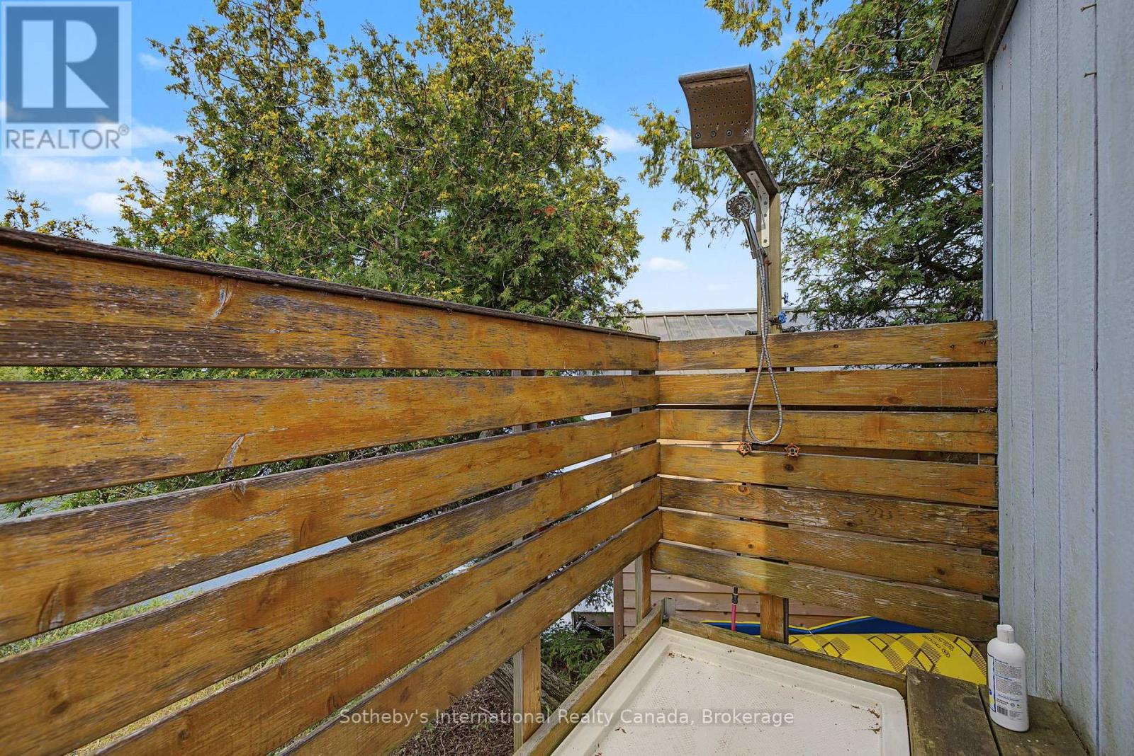 1 Island 352c Property Photo 27