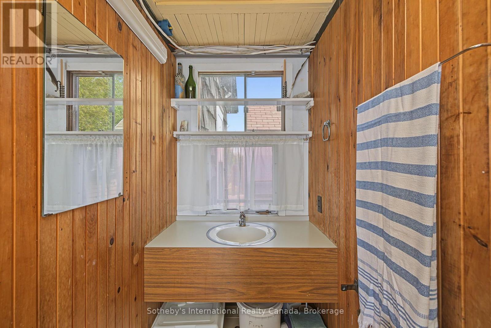 1 Island 352c Property Photo 28
